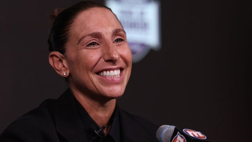 Diana Taurasi’s No. 3 Hits the Rafters as Phoenix Mercury Honor WNBA Icon Details: https://t.co/z6F7l90Npt 
