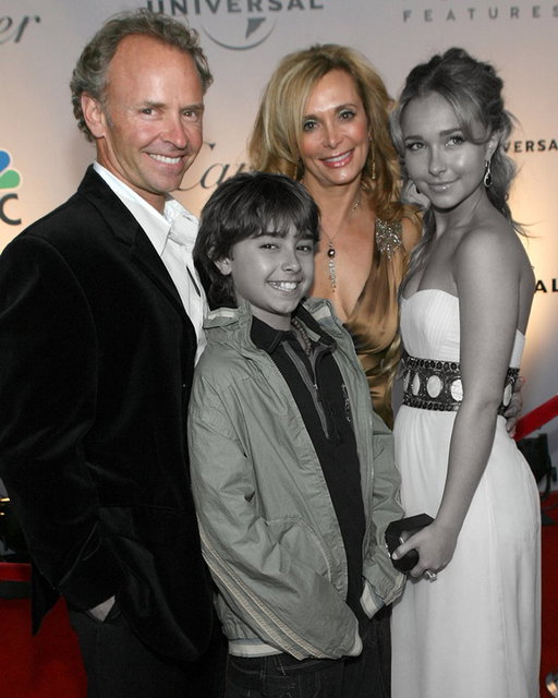 Hayden Panettiere’s death comes just three years after her brother Jansen passed away at 28, leaving their parents, Skip and Lesley, to grieve the loss of both children.

May they rest in peace 🕊️ 