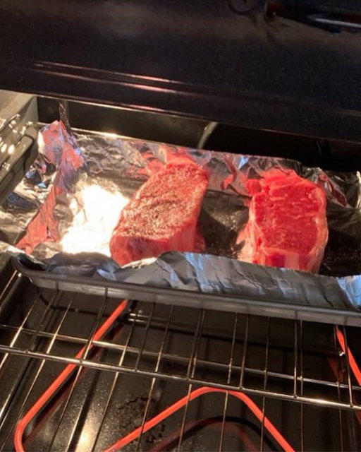 A man celebrated his dog beating cancer by cooking him a steak.

[ 📸: @mattgalatzan ] 
