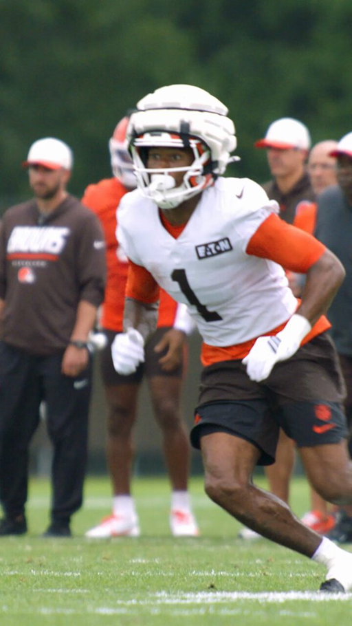 Anyone have the scoop on how KC ended up with No. 1 after initially getting 17 in his initial presser?

#DawgPound 