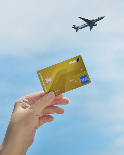 プレミアムな空の旅を身近にするカードへ！
 
本日、@ANA_travel_infoとの提携カードのリニューアルを発表しました。発行以来初となる全面リニューアルで、ANAのマイルがさらに貯めやすくなります。
 
お申込受付は2026年9月2日(木)から！詳しくは以下URLをご確認ください。
 
https://www.americanexpress.com/ja-jp/benefits/ana-cards/?extlink=ja-jp-press 