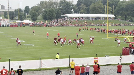 You know it’s over for the league when you got Mahomes screaming “GET EM OFF OF HIM” 

This is gonna be fun #chiefs  