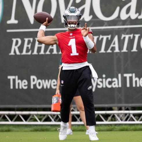 Jalen Hurts in the Eagles and Patriots joint practice today 

19/27 passing 
0 TDs
3 INTs
1 Pick 6 