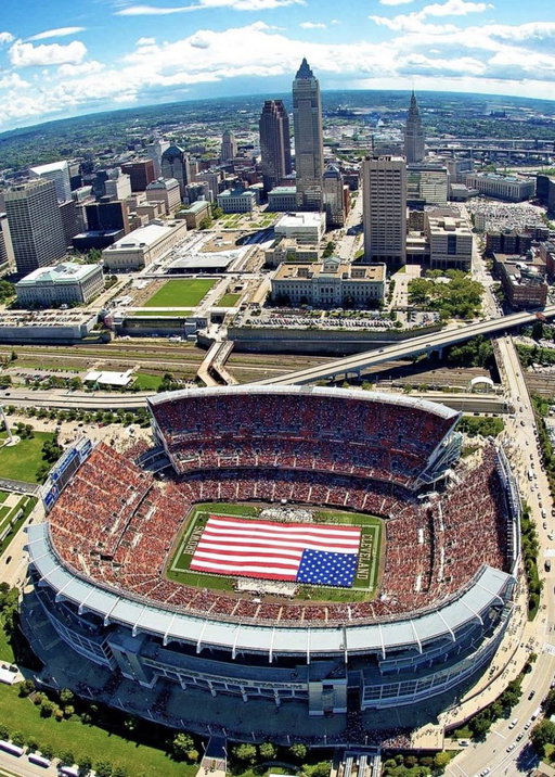 🚨𝗧𝗥𝗘𝗡𝗗𝗜𝗡𝗚: The Cleveland Browns stadium which opened in 1999 will be shut down in 2029. 

It has hosted ZERO playoff games. 