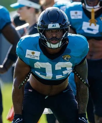 Jaguars running back Bayshul Tuten lit up the Panthers during joint practice and has looked like an “absolute star.”
(@_John_Shipley) 