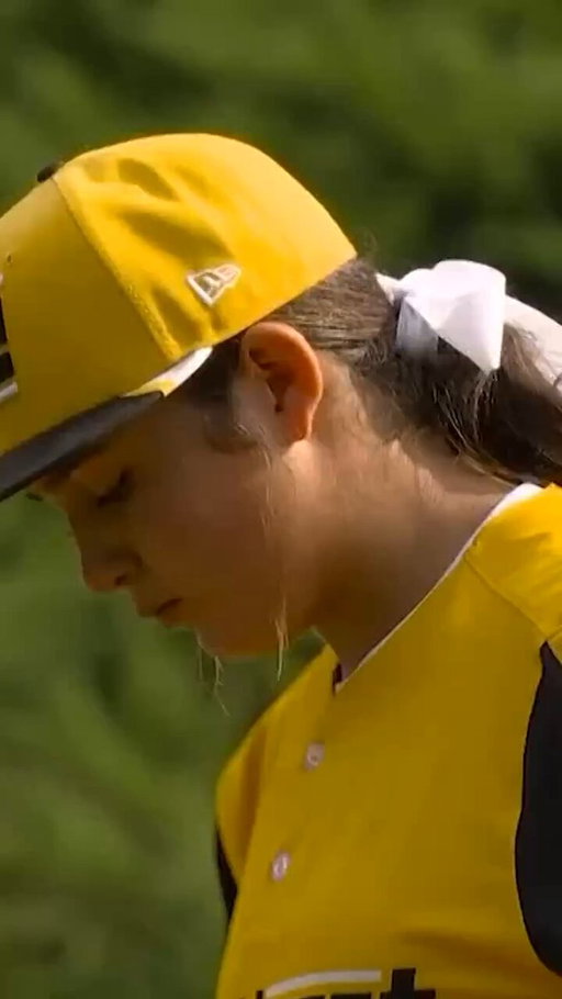 Kinley Rasmus -- niece of former MLBer Colby Rasmus -- dominates her Little League World Series opener, tossing six scoreless innings and giving up just one hit. 

She also struck out eight batters, tying Mo'ne Davis for most strikeouts from a female pitcher at the tournament. She's just the 25th girl to ever compete at the #LLWS. 💪

(🎥 via @JacobMorrisTV)