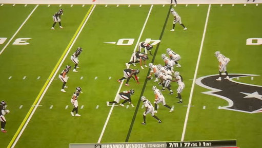 Malik Benson drops ball that was right to his hands

Could have been a big play, #Raiders forced to punt instead 