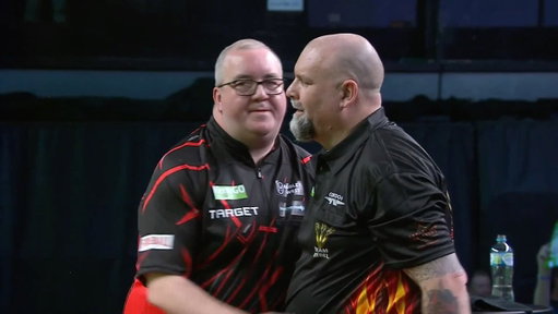 BUNTING STOPS CUMING!

Stephen Bunting brings Mal Cuming's Australian Darts Masters campaign to a premature end, pulling out a 6-3 win to edge into the quarter-finals!

#AusDarts | QF
📺 http://bit.ly/26AusDM 