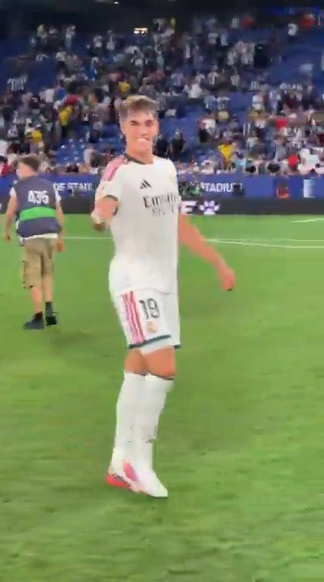 🦸 Carlos Espí Escrihuela, el héroe de la noche. 

insideLALIGA | EspanyolRealMadrid | VUELVELALIGA | LALIGAEASPORTS 