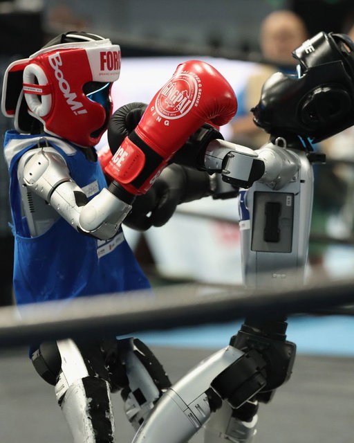 Faceless humanoids exceeded human records and delighted hundreds of spectators at the World Robot Games over the weekend in Beijing as China showcased its dominance in the industry. Read more: https://t.co/7Uzt0WSBEL 