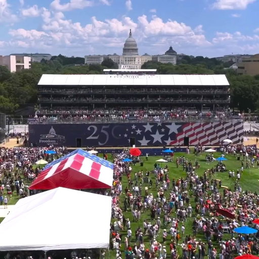 The INDYCAR Freedom 250 Grand Prix is officially underway, with drivers racing onto the track along Pennsylvania Avenue in Washington, D.C. 🇺🇸 