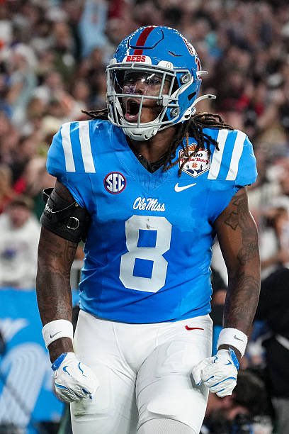 History: the Browns are waiving tight end Dae’Quan Wright and, if he clears waivers, he has an agreement in place for the 2026 season to play for LSU, per agents Drew Rosenhaus and Kyle Lincoln.  

Wright is believed to be the first player who could play for an NFL team, and then go back to play in college.