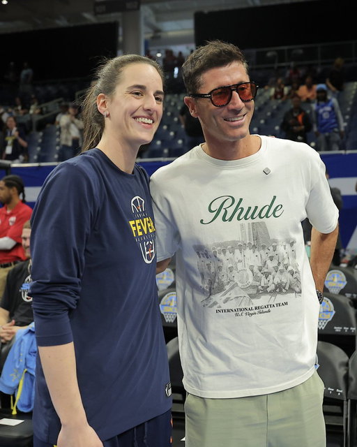 When ⚽️ &amp; 🏀 collide!

@ChicagoFire forward Robert Lewandowski (@lewy_official) met up with @CaitlinClark22 before tonight's action 🔥

Indiana Fever face off against the Chicago Sky at 7pm/ET on NBC/Peacock.

