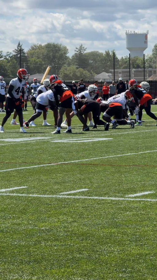 Deshaun Watson in first practice since being named starting QB

(via @atlTVnews) 