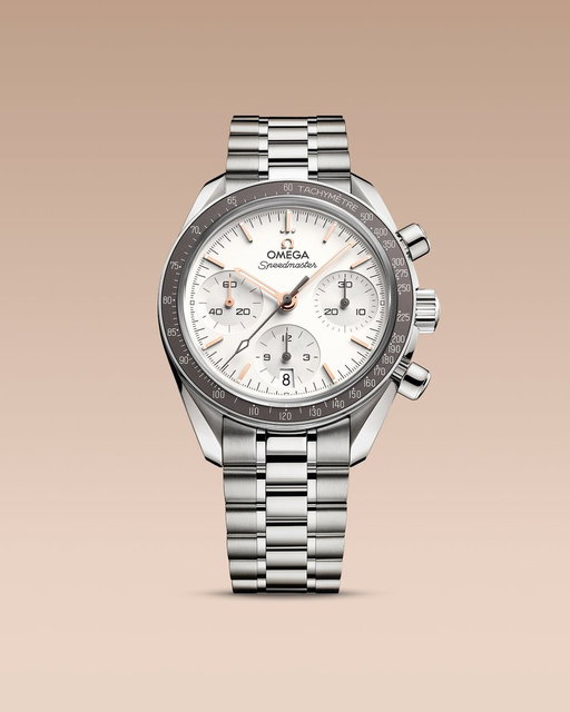 Brand new models have joined the Speedmaster 38 mm collection. This version features a warm grey aluminium bezel and an opaline silvery PVD dial, with Sedna™ Gold PVD hands and baton-style indexes filled with white Super-LumiNova. Explore a Smaller Size. 

#OMEGA
#Speedmaster 