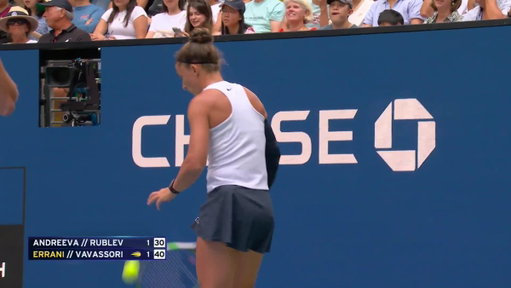 Nothing like a cheeky underarm serve 😏 