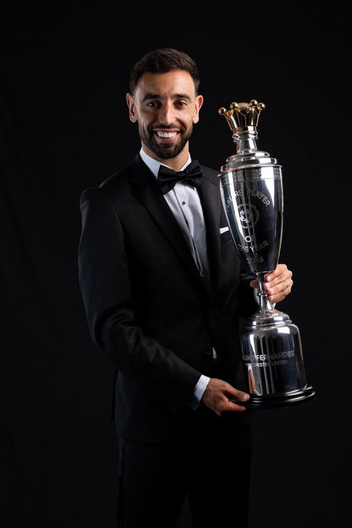 🚨BREAKING: Bruno Fernandes has been voted PFA Players’ Player of the Year. 🏆🇵🇹 