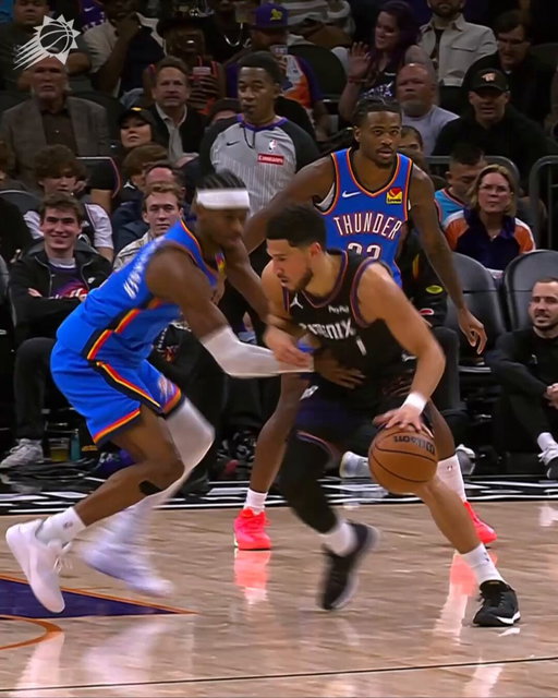 For NBA Assist Week, check out the time Devin Booker found Mark Williams with this between-the-legs pass 😲

(via @Suns)

