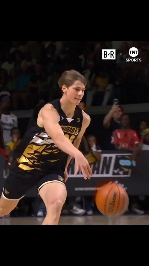 Cam Hazzard is an ACCOUNTING INTERN 

And he just did THIS 😳

via @BleacherReport | @dunkmanofficial 

