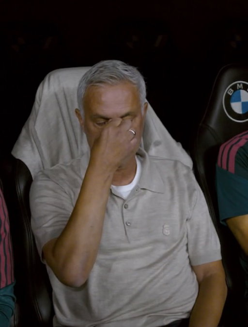 🚨📸| José Mourinho in tears as Real Madrid fans chant his name on his first game back at the Bernabéu! 🥹🤍 