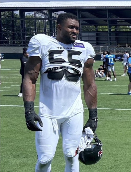 Danielle Hunter is built like a damn tank 😭 