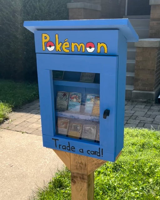 Every neighborhood needs a Pokémon card trading library like this one 👀

(via freelittleartgalleryoakpark/IG) 