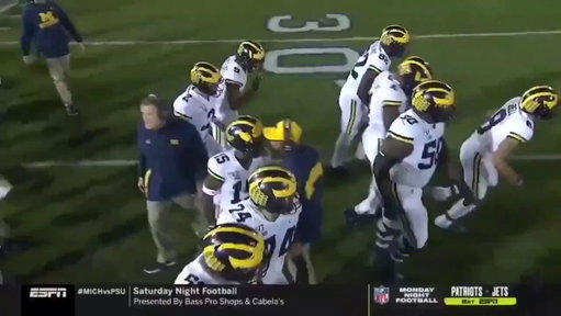 Posting one college football clip every day until the start of the season 🏈

Michigan had to call a timeout on the FIRST PLAY at the 2019 Penn State White Out because Beaver Stadium was so loud during Mo Bamba 🗣️ 