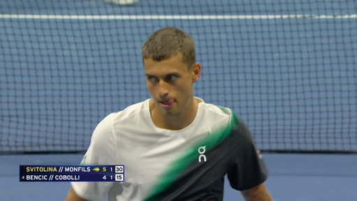 Stellar self-defense from Cobolli at the net! 