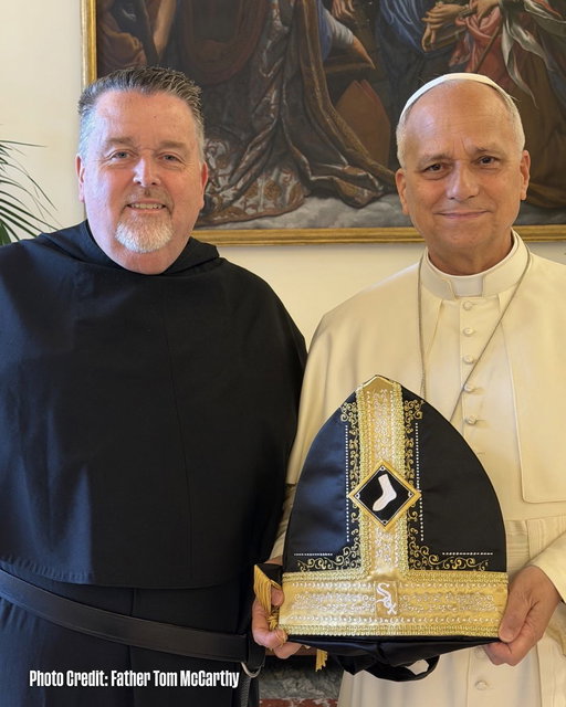 The White Sox Pope Hat has officially landed at the Vatican 🤝 