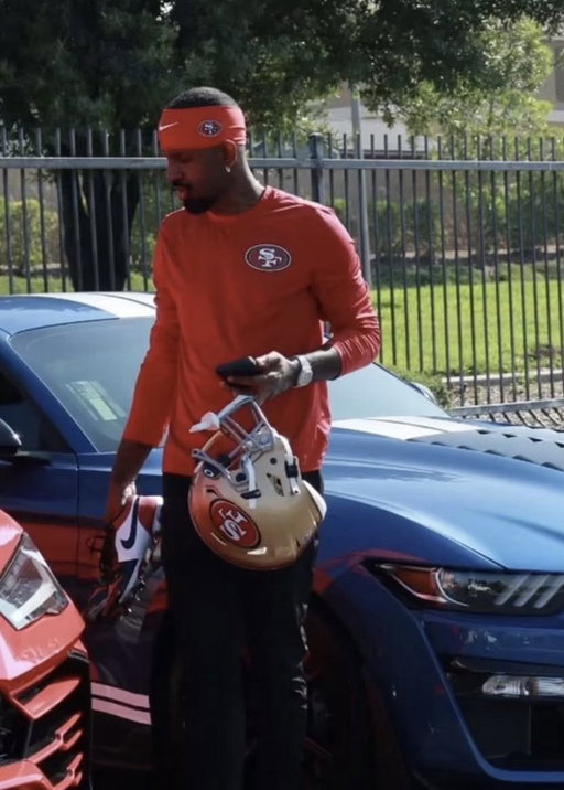 🚨TRENDING: 35-year-old man FAKED being a 49ers player and allegedly scammed 26 women out of more than $1.3 MILLION!

He reportedly used:
• Fake 49ers career
• Fake Instagram
•  Fake bank statements
• Luxury cars
• Dating apps

His IG had “Free Agency,” “Year 1” and “Super Bowl” highlights.

He was arrested at an airport with an alleged accomplice.