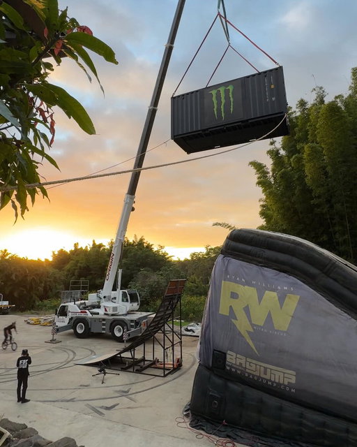 POV: you took “hit the ceiling” literally 🤯 @TheRWilly 