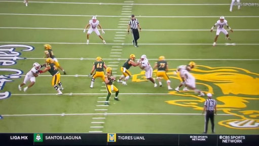 North Dakota State’s Nathan Hayes just made one of the best throws you’ll see this season. Ridiculous ball placement.

(Could be the next Bison QB to be drafted). 