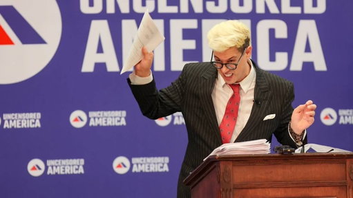 Milo Yiannopoulos Shows Disgusts With Fast Food Item in First Comment Since Deportation Details: https://t.co/KLbSFb7oOV 