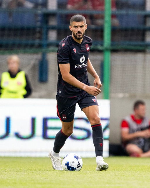 We can confirm that Conor Coady has left the Club following the mutual termination of his contract.

We wish Conor all the best for the future.

🔴⚪️ #WxmAFC 