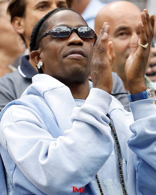 Travis Scott was in Carlos Alcaraz’s box at the U.S. Open, cheering him on from the stands during day 2 of the tournament 🎾🔥 