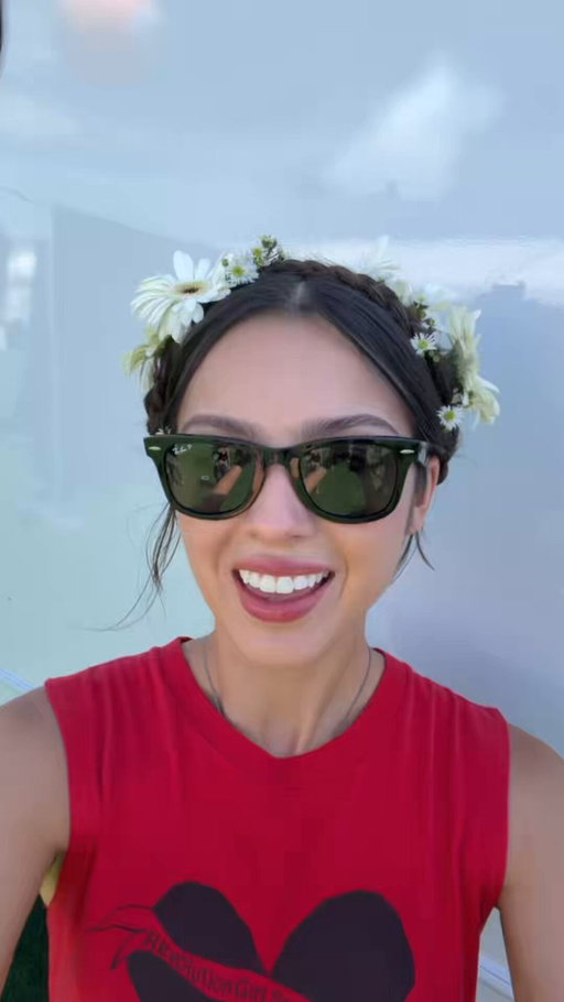 Listen to songs from Daisy Chain Fields now on iHeartRadio! 🩷 #iHeartOliviaRodrigo

Tune in: https://t.co/kHyxYJrumy 