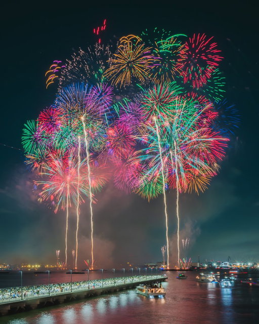 唯一無二の花火体験！

アメックスは先日、「横浜花火 2026 特別鑑賞 Only for Amex」を開催しました。

今後も、個人ではかなえられないカード会員様だけの特別な体験をお届けします。詳しくは、以下URLよりご確認ください。

https://www.americanexpress.com/jp/benefits/events-offers/art-culture/ 