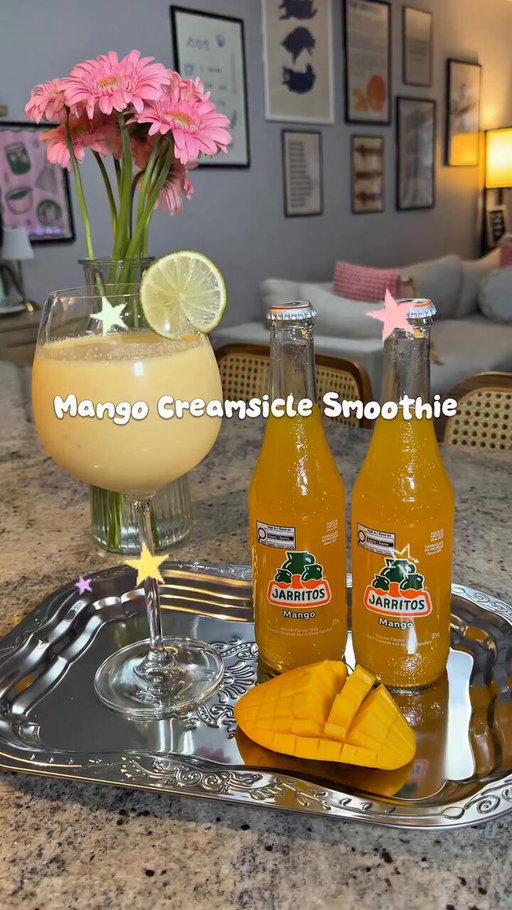 UGC Example: @jarritoscanada Mango Creamsicle Smoothie 🥭🥤

Strategy: Adding a fizzy soda twist to a classic smoothie recipe to drive retailer awareness (@sobeys) and position the product as a summer drink staple!

#ugc #ugccreator #ugcexample #foodugc 