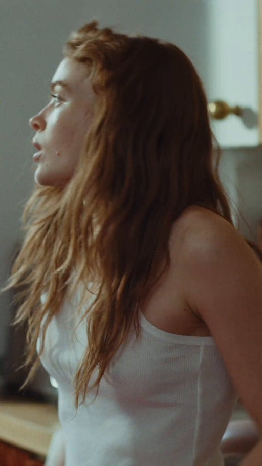 in the perfect fit, nothing else matters. 

Sadie Sink in the 90s Straight Jean. the fit of the decade, renewed for now. 