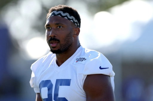Rams OLB Byron Young says Myles Garrett is "changing the culture" for the Rams defensive unit:

"We were about to leave yesterday and he said, 'We're not going to break it down?' I was like, 'We're breaking down in the meeting room?' And he said, 'Yeah, we're going to break it down in here.' So I said, 'OK!' That's a piece of the culture that he's bringing in."

(@sarahbarshop)
