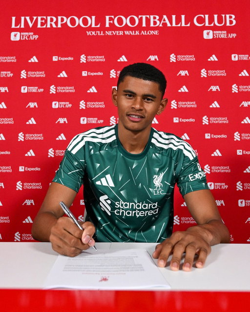 We have agreed a deal to sign goalkeeper Lucca Brughmans from KRC Genk 🔴

The 18-year-old has put pen to paper on a long-term contract with the Reds and will now return to Genk for the duration of the 2026-27 season 🧤 