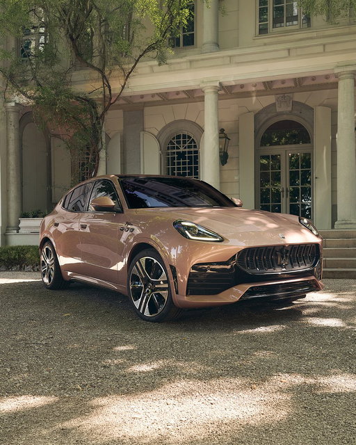 Racing-derived performance completed by contemporary Italian elegance.
The new Grecale in Rose Gold Liquid Metal.
#MaseratiGrecale #Maserati
**⁣⁣⁣⁣⁣⁣⁣⁣⁣⁣⁣⁣
Please refer to the official technical specifications through link in bio. 