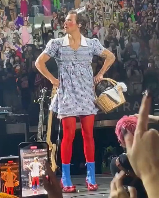 "2 isn't a lot" imagine 2 tickets to harryween. 