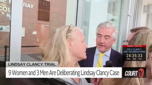 🏃‍♀️ The woman arrested outside Lindsay Clancy trial runs from courthouse after arraignment.

🎥: Court TV 