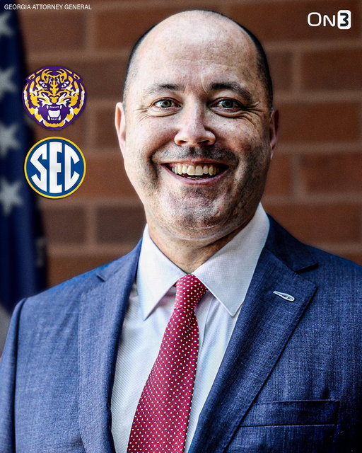 NEW: Georgia Attorney General Chris Carr is encouraging Greg Sankey to suspend or remove LSU from the SEC if the Tigers roster former NFL players, ESPN reports. 

https://t.co/lvjyH1f0NN