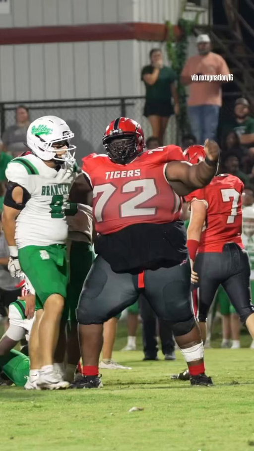 WATCH: 2027 DT OBrendan “Big Baby” Jones is an absolute UNIT at 6’2”, 380 pounds😤

Jones attends Luverne (AL).

(via nxtupnation/IG)

https://www.on3.com/high-school/news/watch-380-pound-senior-dt-obrendan-big-baby-jones-making-plays-for-luverne-ala/ 