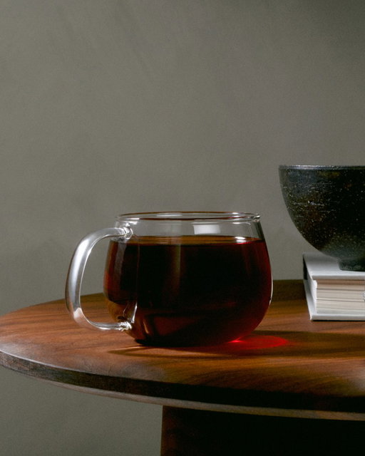 Introducing our newest Signature Origin, Costa Rica Tarrazú La Lia Black Honey. We chose this lot for its vibrant, fruit-forward profile. Layers of strawberry jam, blackberry, and caramelized sweetness in a balanced cup. Bring home a bag or try it in cafe. https://bit.ly/4crHOdI 