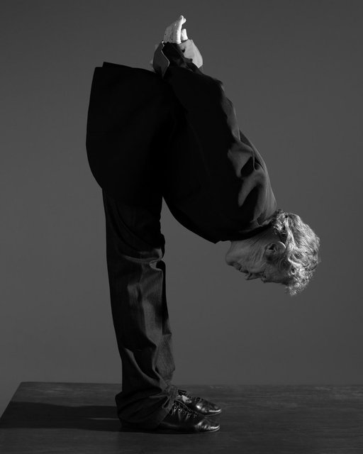 Willem Dafoe just blessed the timeline with a new set of poses. 

[📸: via/ IG danielsannwald] 