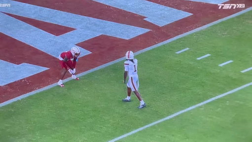 Malachi Toney is absurd. His body control and lateral explosiveness make him an elite route runner.

It’s also insane that his ball skills are just as impressive (only a 0.9% drop rate as a freshman). 