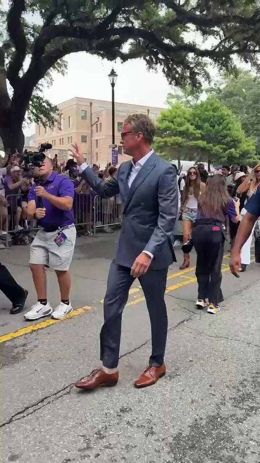 The combo we didn't know we needed 🐯

Lane Kiffin, Livvy Dunne and Theo Von have arrived for Clemson-LSU 🔥 